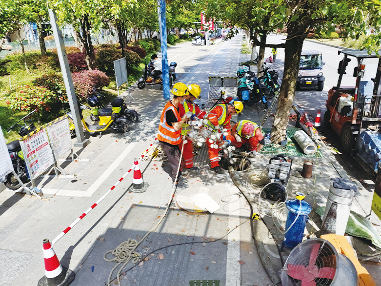  介休UV-CIPP紫外光固化修复